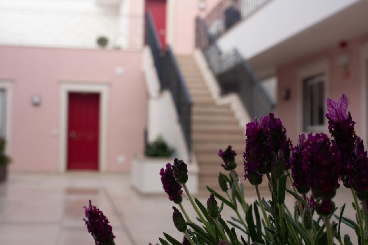 פארו Cardeal Suites & Apartments מראה חיצוני תמונה
