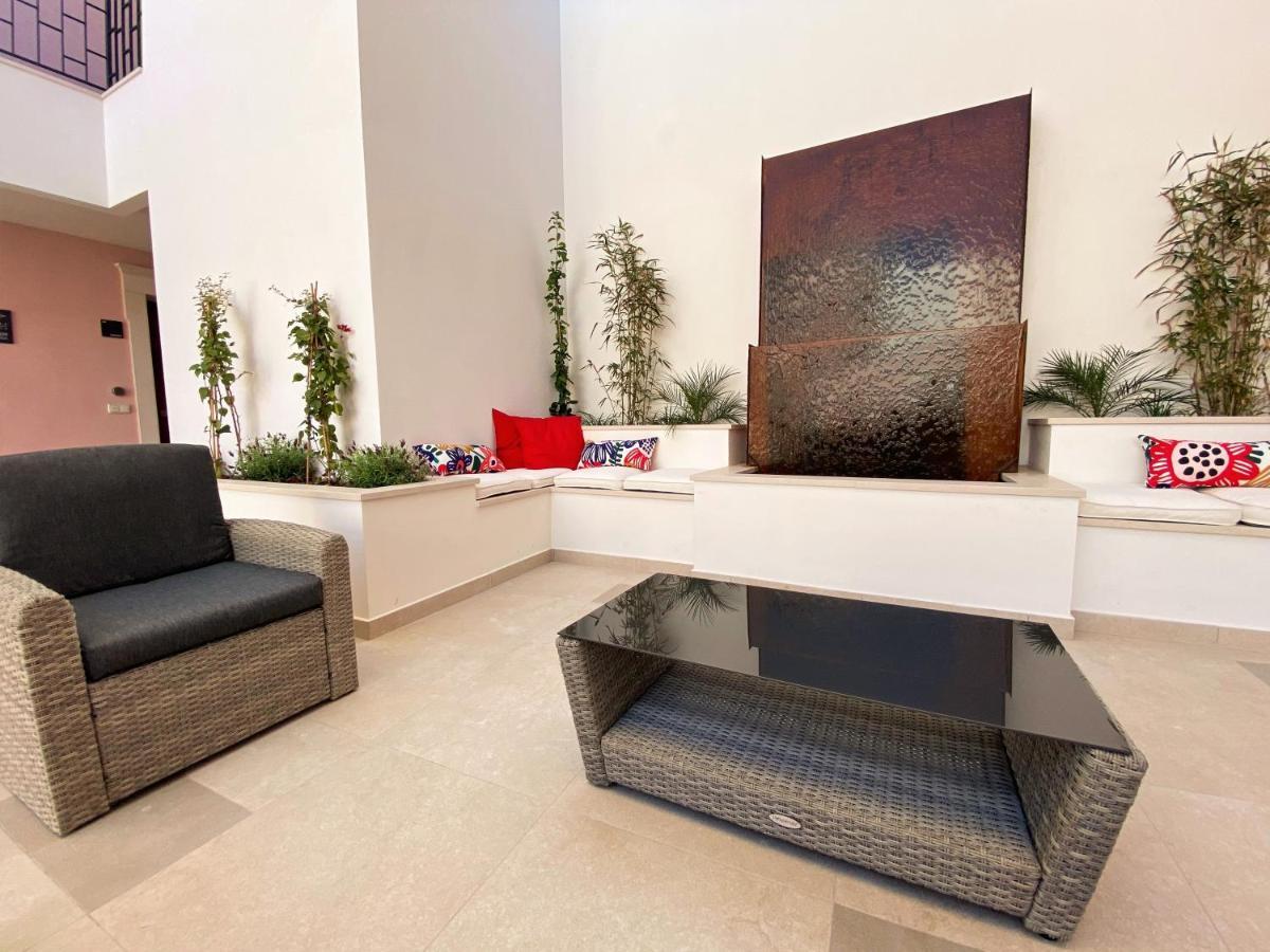 פארו Cardeal Suites & Apartments מראה חיצוני תמונה