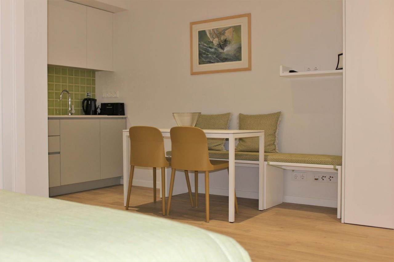 פארו Cardeal Suites & Apartments מראה חיצוני תמונה