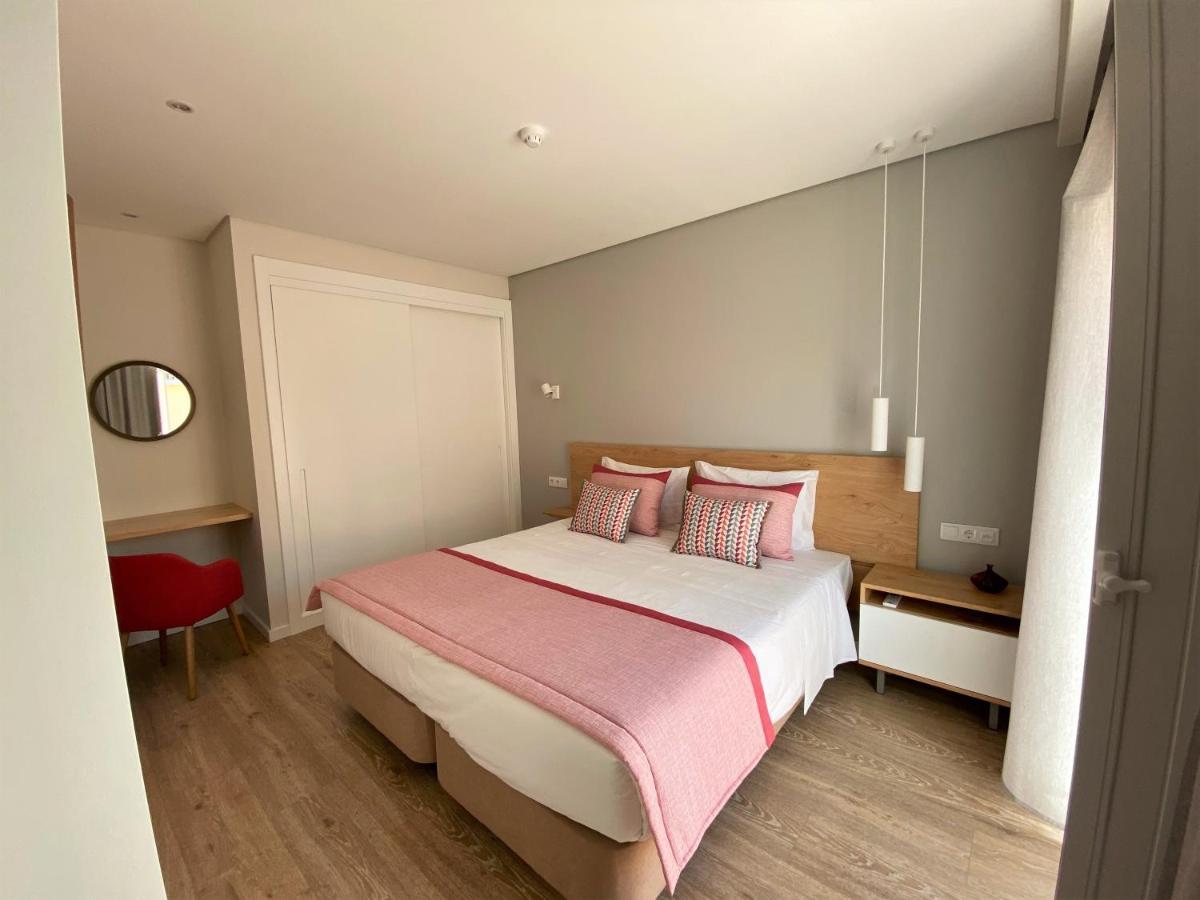 פארו Cardeal Suites & Apartments מראה חיצוני תמונה