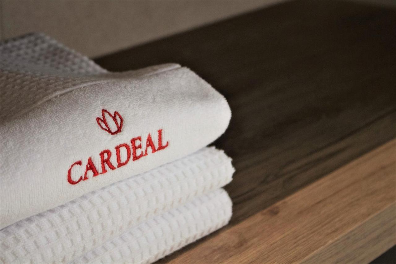 פארו Cardeal Suites & Apartments מראה חיצוני תמונה